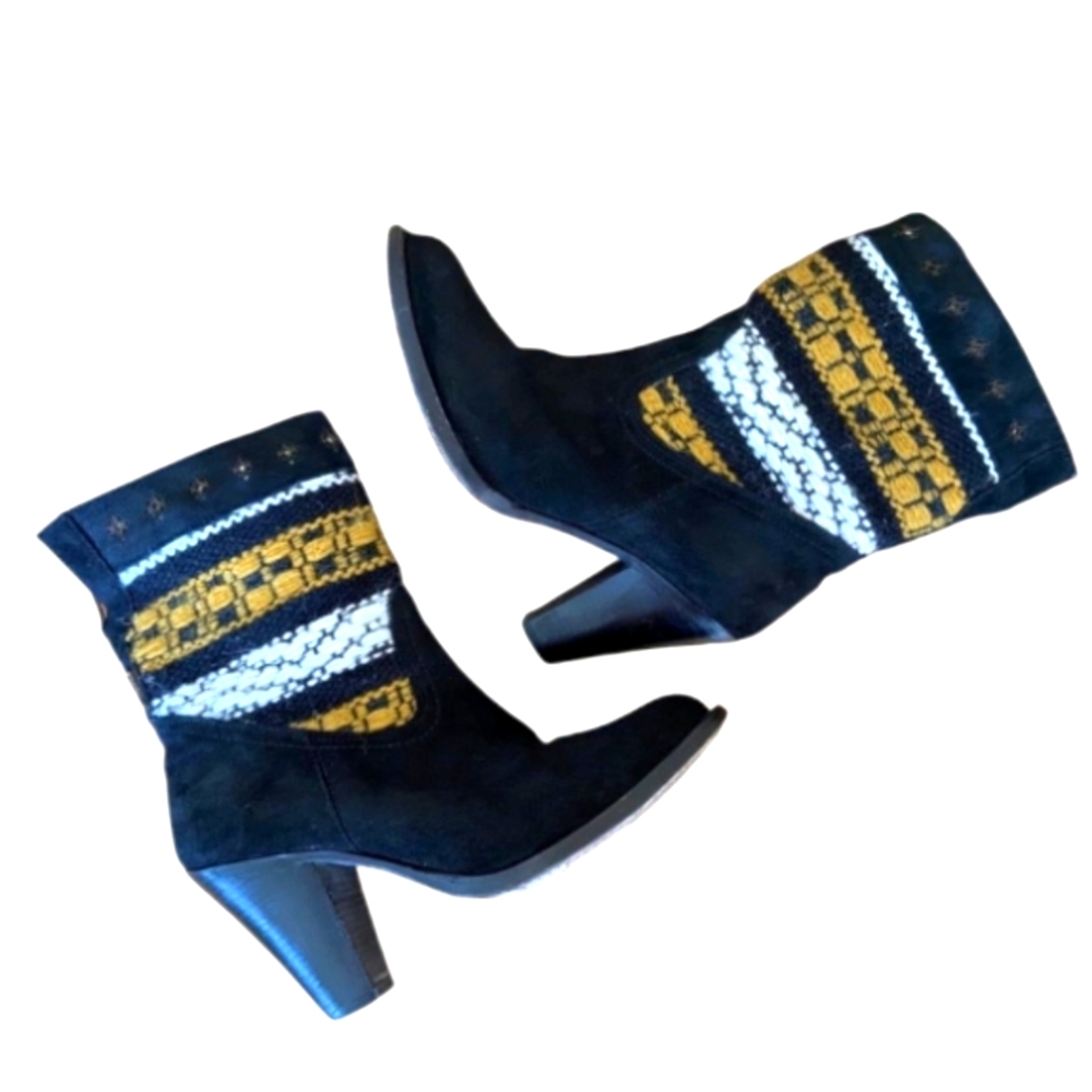 NEW COBRA SOCIETY Women’s Canon Black Southwestern High Heel Ankle Boots